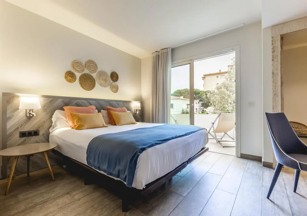 1935 Hotel Boutique & Apartments - Adults Only Roses 4*,